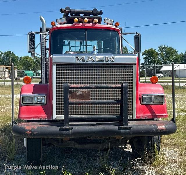Image of Mack RW613 equipment image 1