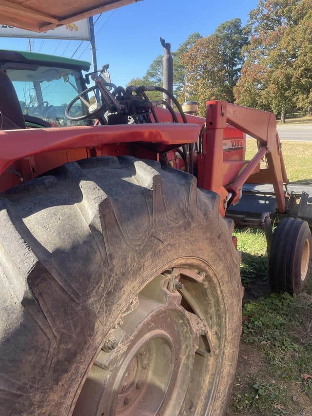 Image of Massey Ferguson 1085 equipment image 1