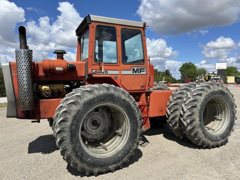 1976 Massey Ferguson 1805 Equipment Image0