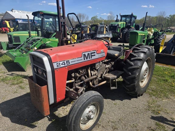 1976 Massey Ferguson 235 Equipment Image0