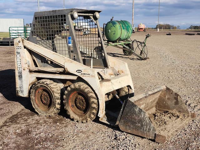 Image of Bobcat 520 equipment image 1