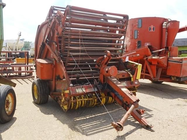 Image of New Holland 850 equipment image 1