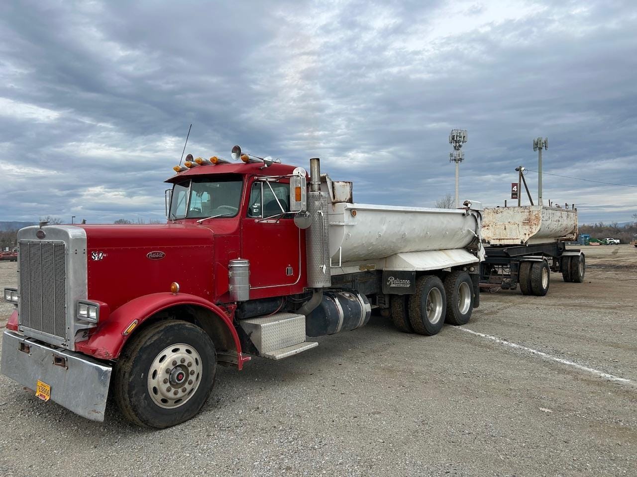 1976 Peterbilt 359 Equipment Image0