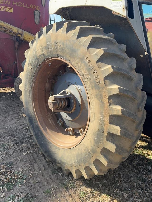 Image of White 2-105 equipment image 4