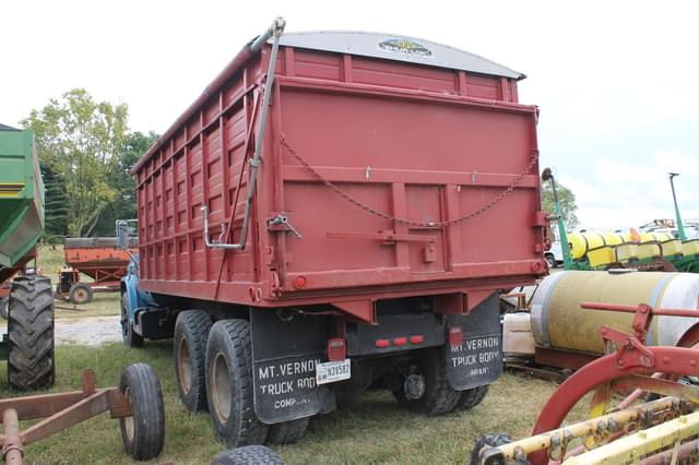 Image of Chevrolet C65 equipment image 2