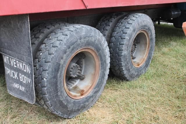 Image of Chevrolet C65 equipment image 4
