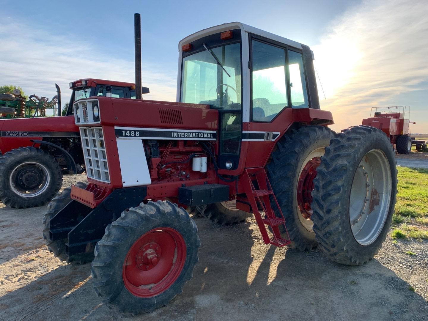 1977 International Harvester 1486 Tractors 100 to 174 HP for Sale