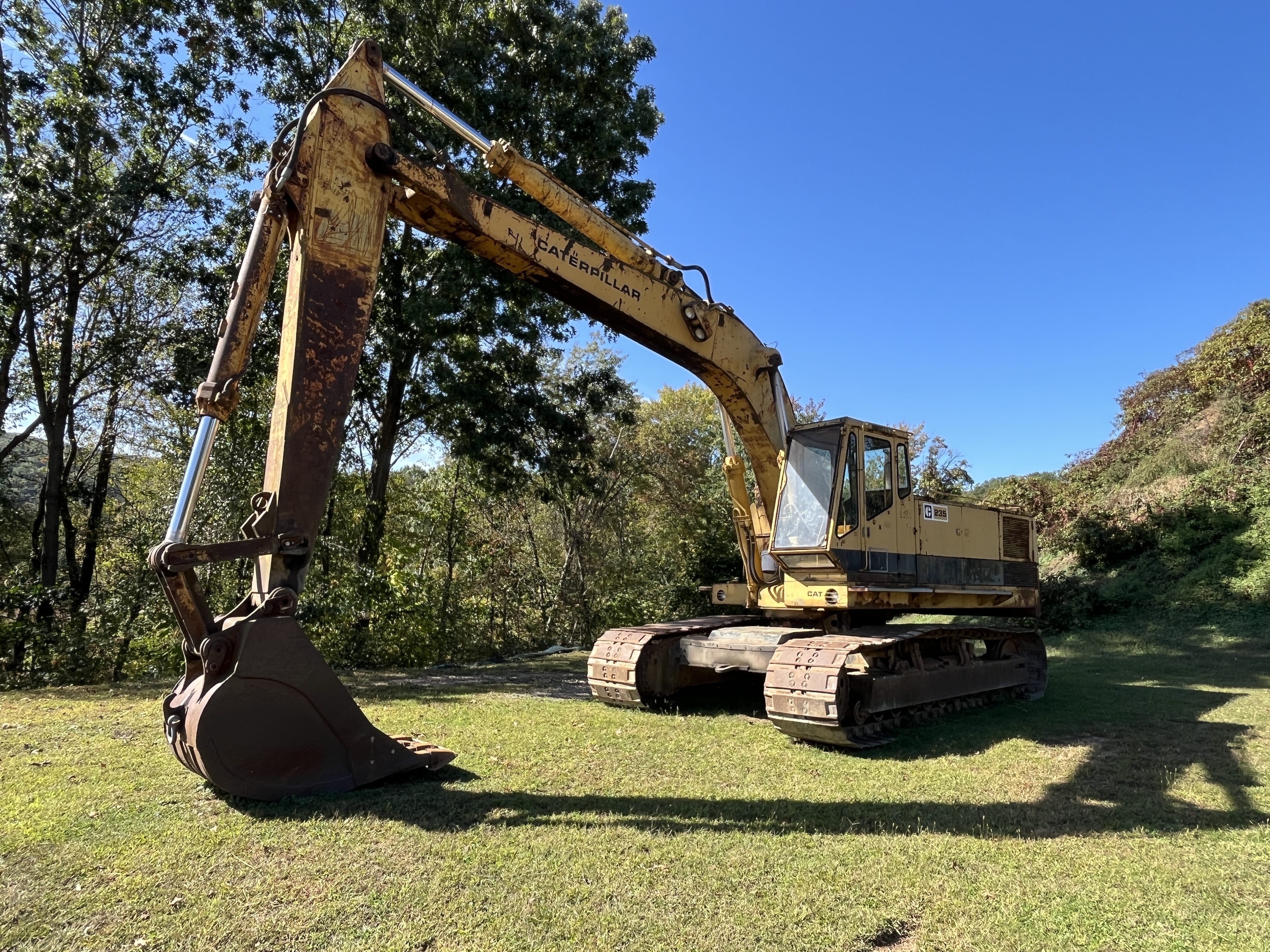1977 Caterpillar 235 Equipment Image0