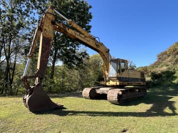 Main image Caterpillar 235