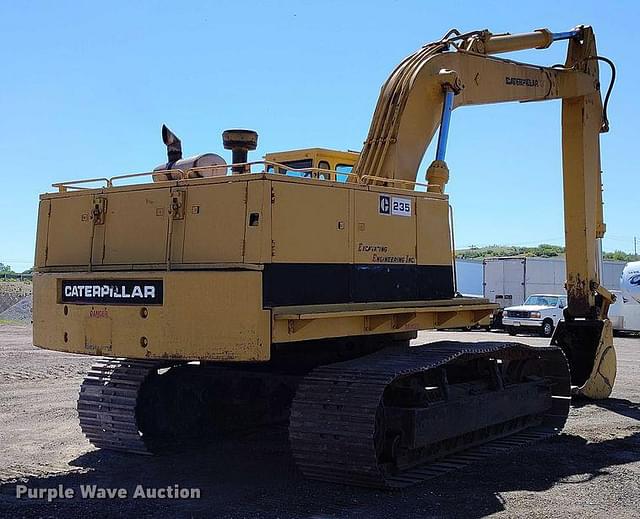 Image of Caterpillar 235 equipment image 4