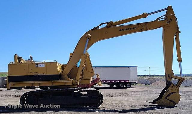 Image of Caterpillar 235 equipment image 3