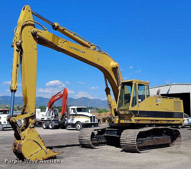 Image of Caterpillar 235 Primary image
