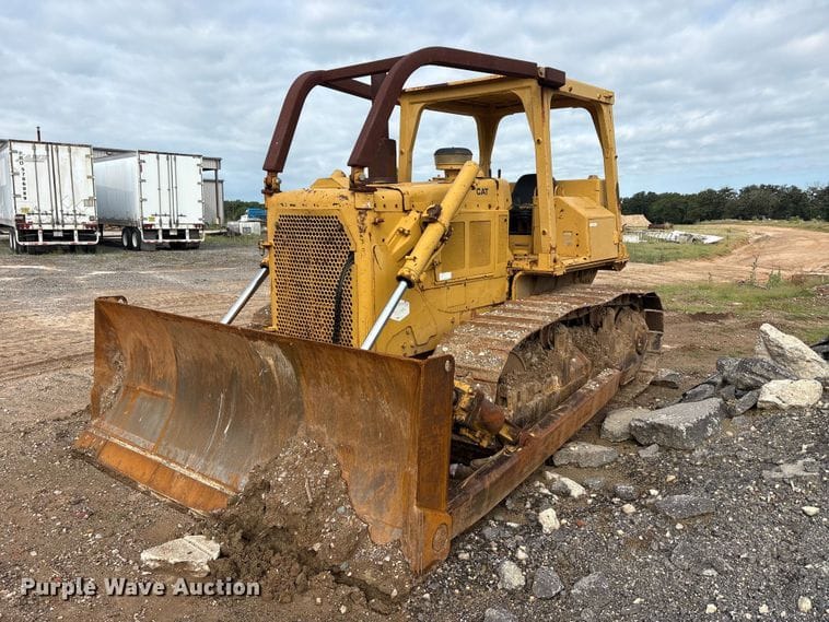 1977 Caterpillar D6D Equipment Image0