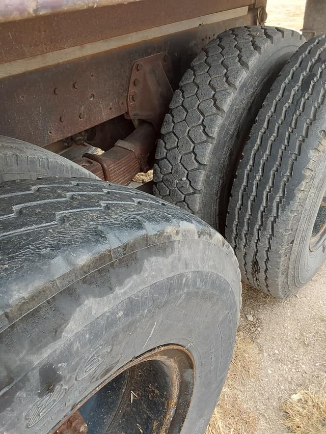 Image of Chevrolet C65 equipment image 4