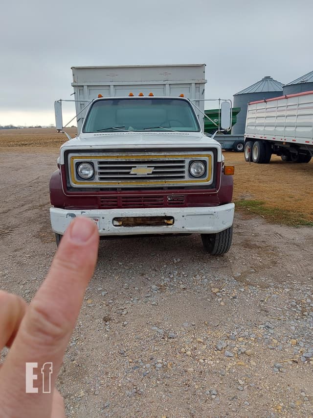 Image of Chevrolet C65 equipment image 1