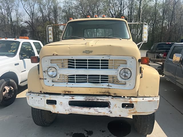 Image of Chevrolet C-80 equipment image 1