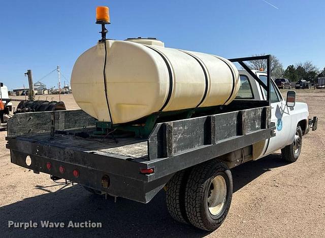 Image of Chevrolet C30 equipment image 4