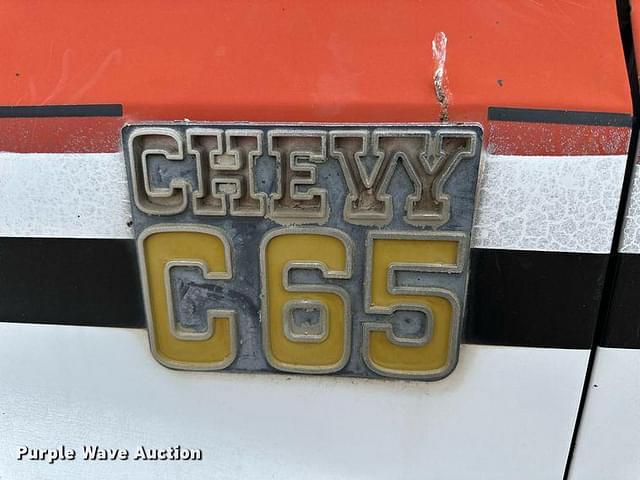 Thumbnail image Chevrolet C65 9