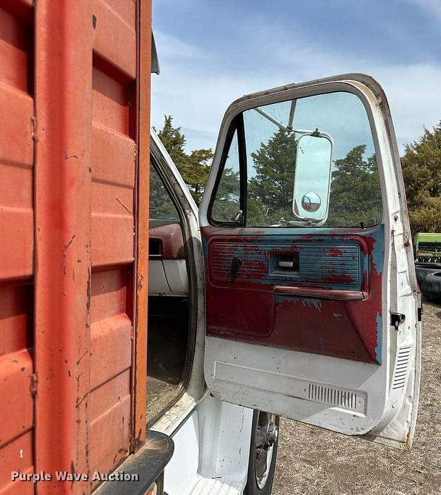 Thumbnail image Chevrolet C65 35