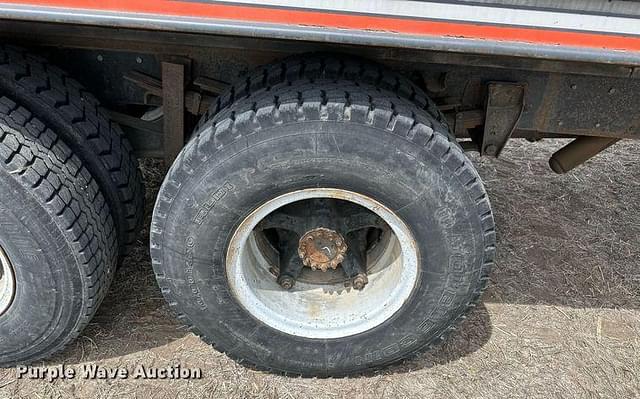 Thumbnail image Chevrolet C65 51