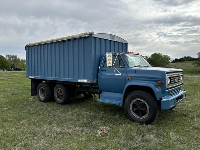 Image of Chevrolet C65 equipment image 1