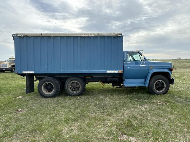 Image of Chevrolet C65 equipment image 3