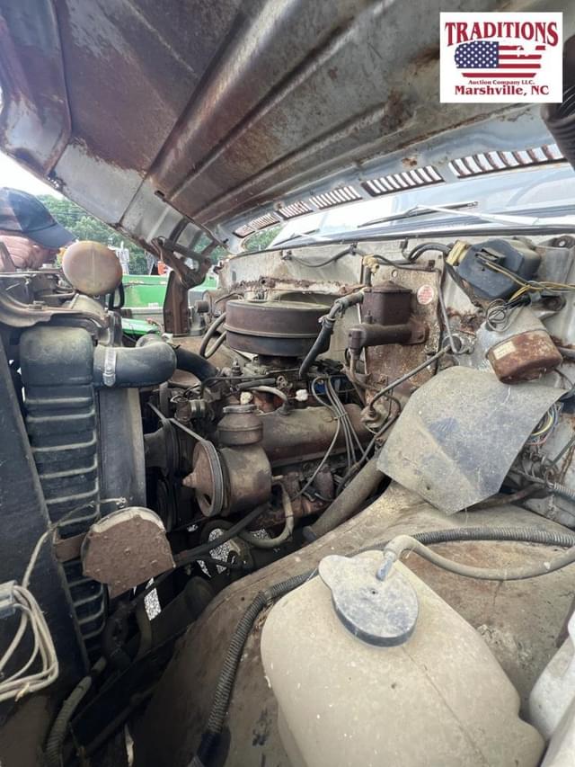 Image of Chevrolet C65 equipment image 1