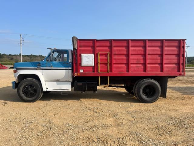 Image of Chevrolet C65 equipment image 1