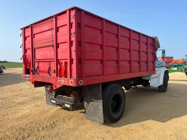 Image of Chevrolet C65 equipment image 4