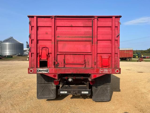 Image of Chevrolet C65 equipment image 3