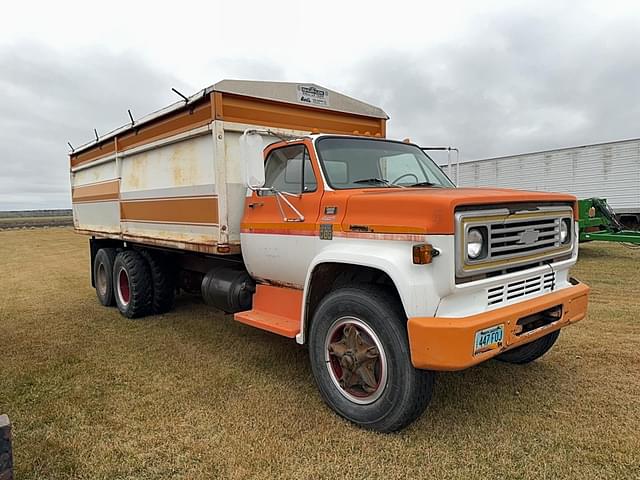 Image of Chevrolet C65 equipment image 1