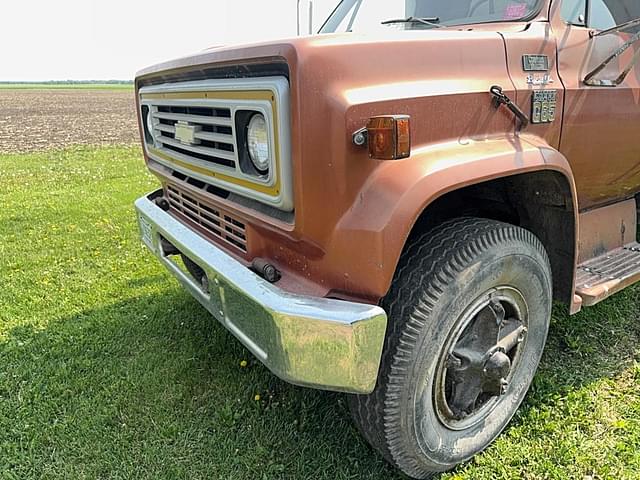 Image of Chevrolet C65 equipment image 1