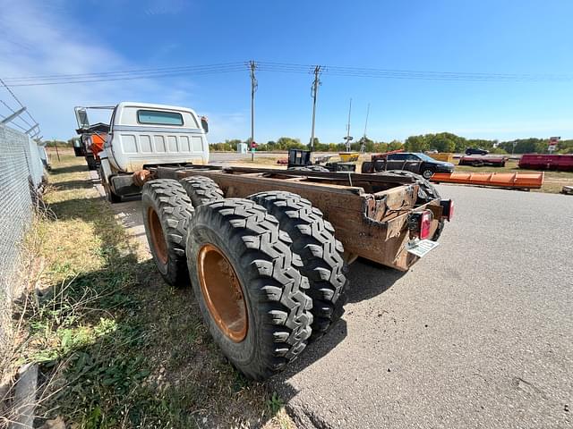 Image of Chevrolet C65 equipment image 4