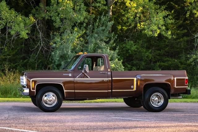Image of Chevrolet Scottsdale C30 equipment image 1