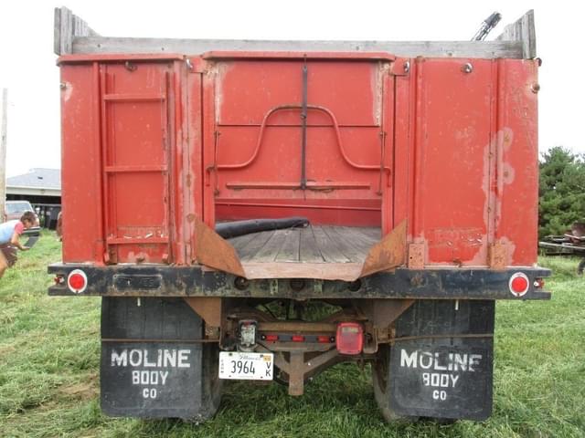 Image of Chevrolet C60 equipment image 4
