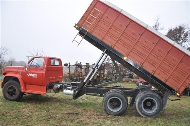 Image of Chevrolet C65 equipment image 4