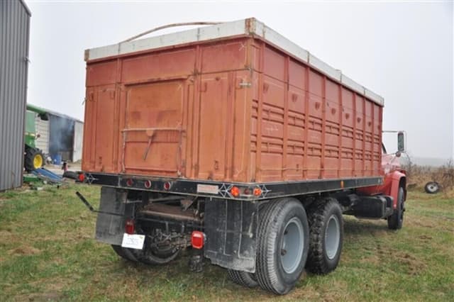 Image of Chevrolet C65 equipment image 3