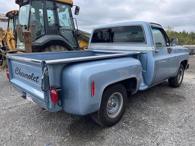 Image of Chevrolet Cheyenne equipment image 2