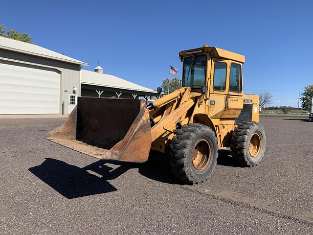 Image of John Deere 444 equipment image 2