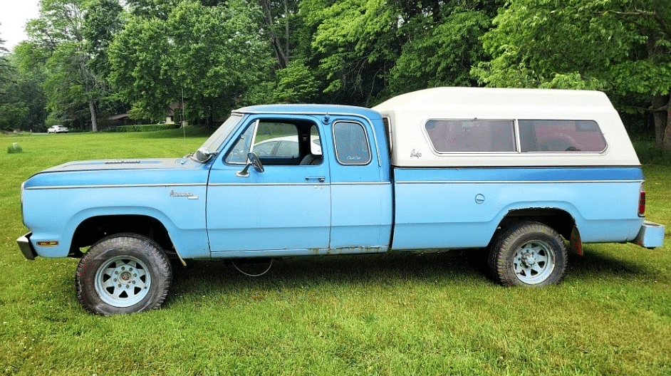 Image of Dodge Adventurer Primary Image