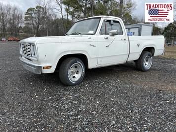 Main image Dodge D100