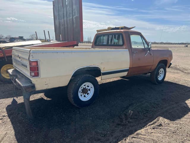Image of Dodge Power Wagon equipment image 4