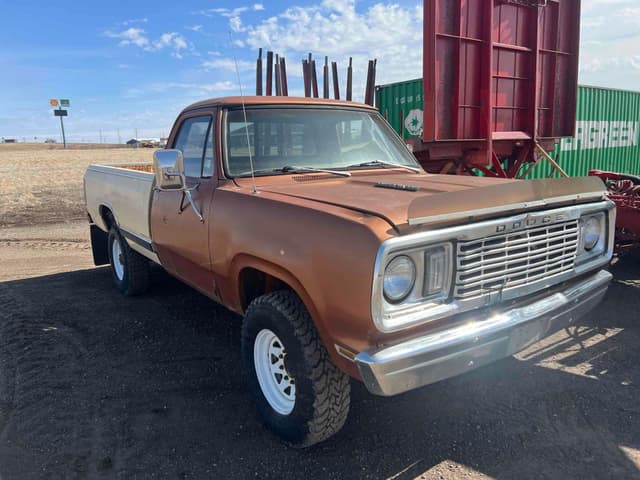 Image of Dodge Power Wagon equipment image 2