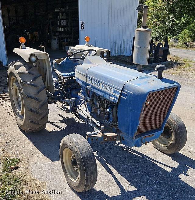 Image of Ford 3600 equipment image 2