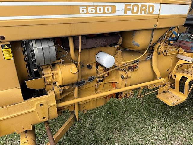 Image of Ford 5600 equipment image 4