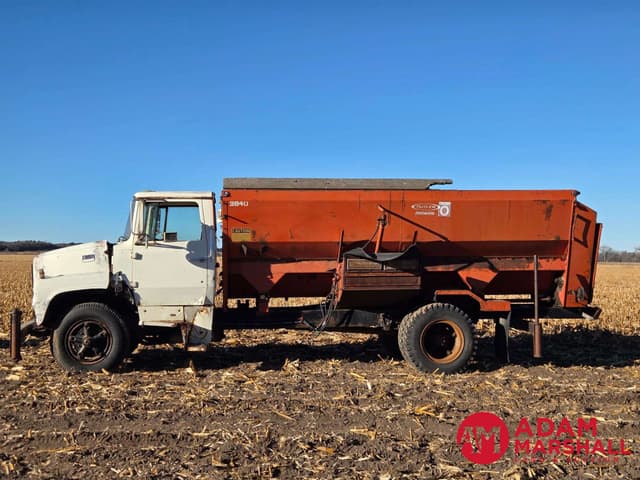 Image of Ford F-750 equipment image 2