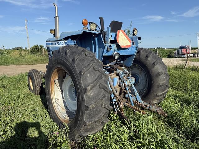 Image of Ford 7700 equipment image 3