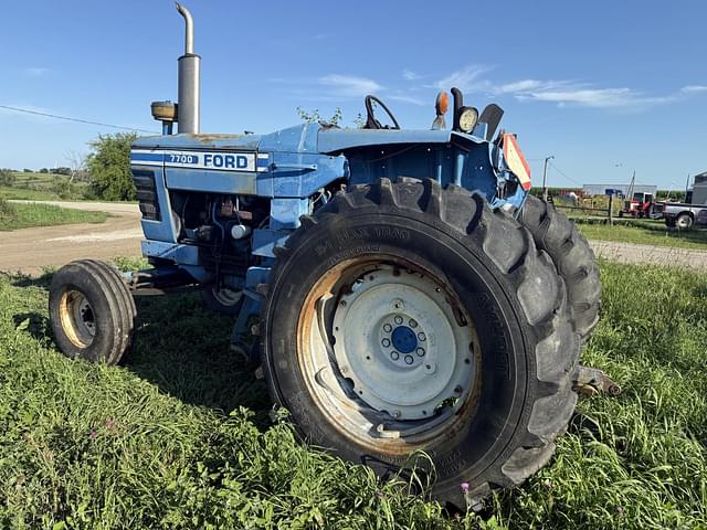 Image of Ford 7700 equipment image 2