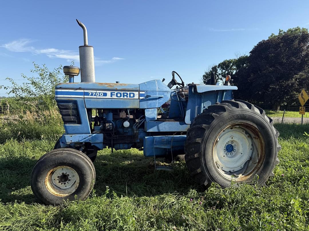 Image of Ford 7700 Primary image