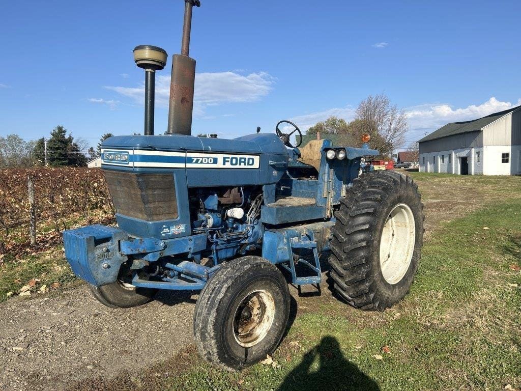 Main image Ford 7700